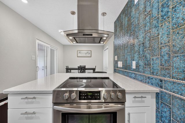 609 Grecian Lane NW, Albuquerque, NM 87107