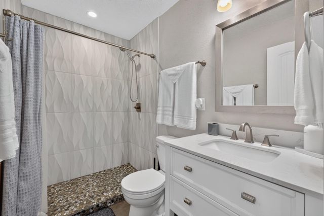 609 Grecian Lane NW, Albuquerque, NM 87107