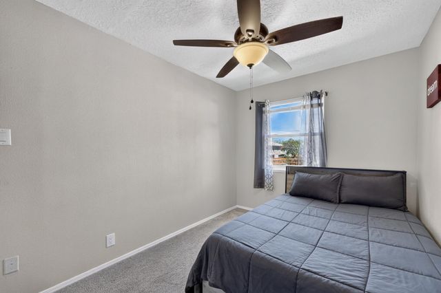 609 Grecian Lane NW, Albuquerque, NM 87107