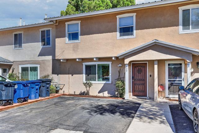 609 Grecian Lane NW, Albuquerque, NM 87107