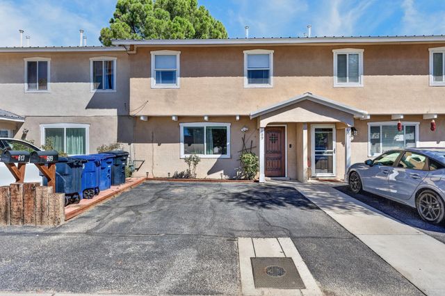 609 Grecian Lane NW, Albuquerque, NM 87107