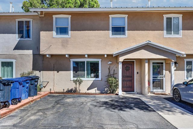 609 Grecian Lane NW, Albuquerque, NM 87107