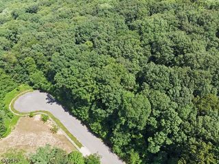 7 Settlers Ridge Ct, Washington Twp., NJ 07853