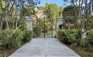 950 N Kings Road 245, West Hollywood, CA 90069