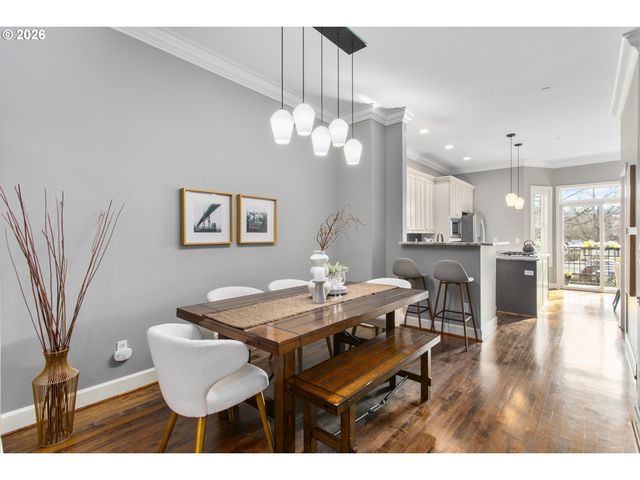 1936 Nw OVERTON St, Portland, OR 97209