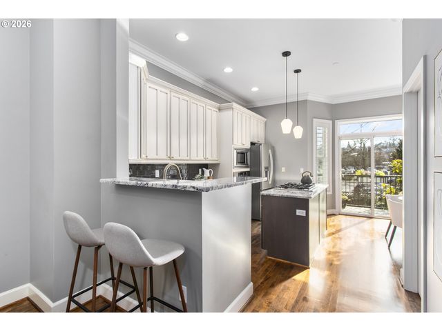 1936 Nw OVERTON St, Portland, OR 97209