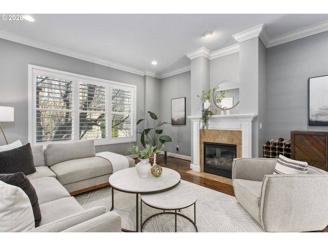 1936 Nw OVERTON St, Portland, OR 97209