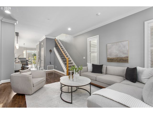 1936 Nw OVERTON St, Portland, OR 97209