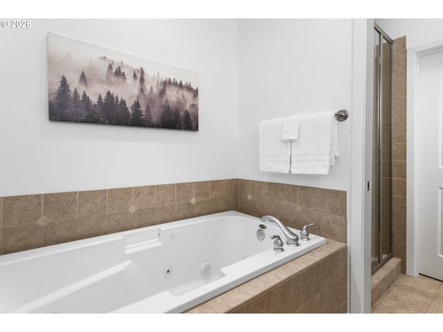 1936 Nw OVERTON St, Portland, OR 97209