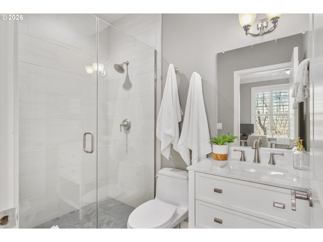 1936 Nw OVERTON St, Portland, OR 97209