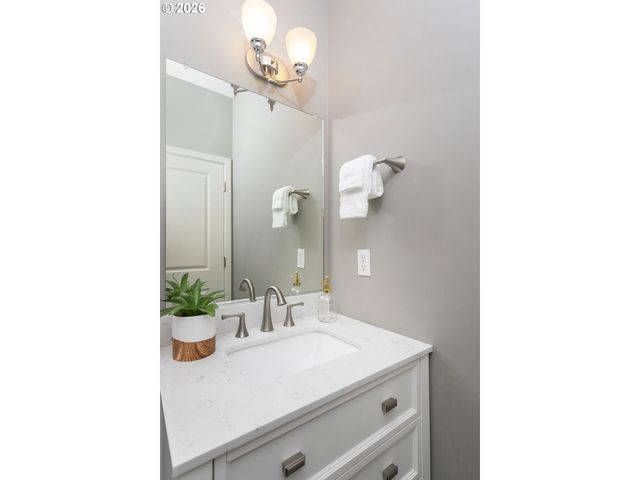 1936 Nw OVERTON St, Portland, OR 97209