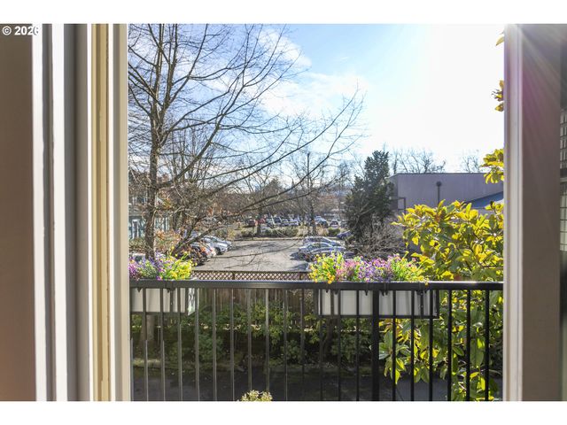 1936 Nw OVERTON St, Portland, OR 97209