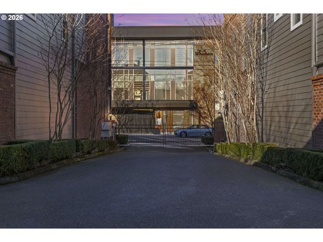 1936 Nw OVERTON St, Portland, OR 97209