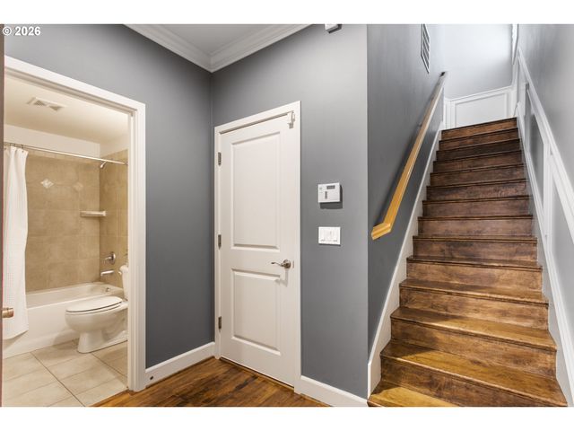 1936 Nw OVERTON St, Portland, OR 97209