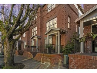 1936 Nw OVERTON St, Portland, OR 97209