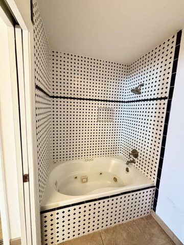 7433 El Morro Road NE, Albuquerque, NM 87109