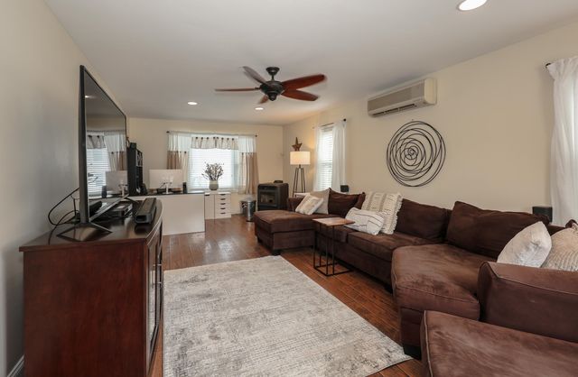 176 Stanton Street, Manchester, NH 03103