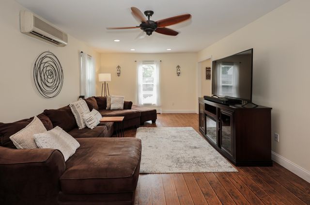 176 Stanton Street, Manchester, NH 03103