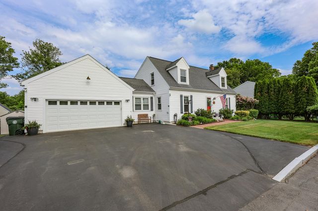 176 Stanton Street, Manchester, NH 03103