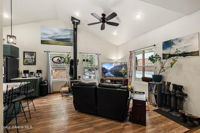 870 Samuels RD, Sandpoint, ID 83864