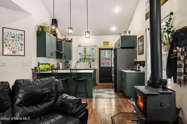 870 Samuels RD, Sandpoint, ID 83864