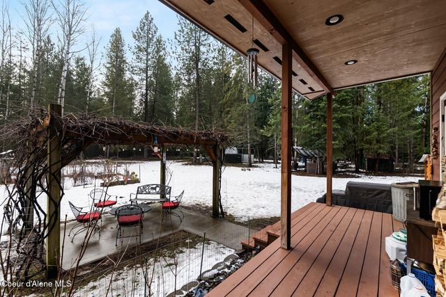 870 Samuels RD, Sandpoint, ID 83864