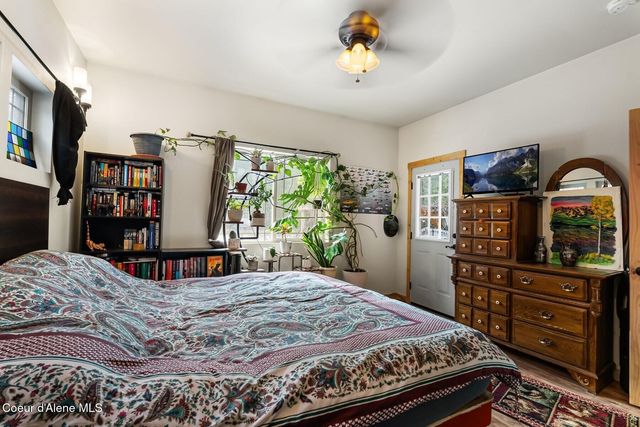 870 Samuels RD, Sandpoint, ID 83864