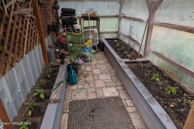 870 Samuels RD, Sandpoint, ID 83864