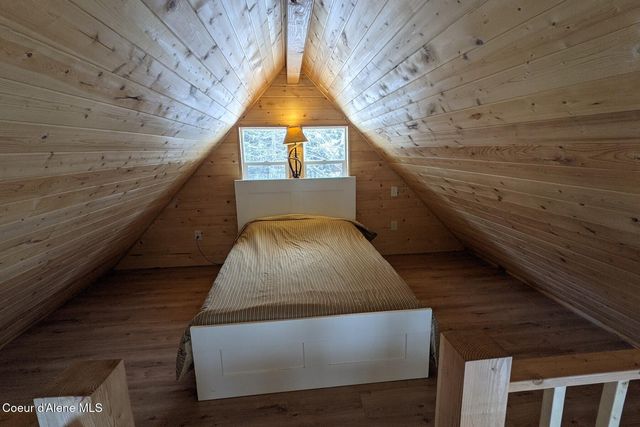 870 Samuels RD, Sandpoint, ID 83864