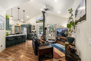 870 Samuels RD, Sandpoint, ID 83864