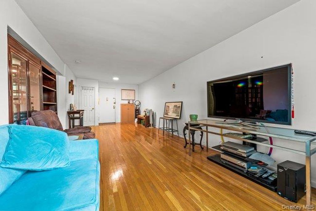 142-05 Roosevelt Avenue #539, Flushing, NY 11354 — photo 4