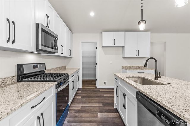 37 millwell, Maryland Heights, MO 63043