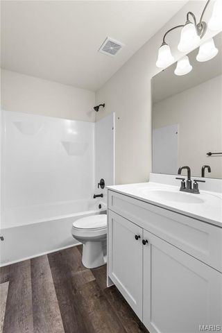 37 millwell, Maryland Heights, MO 63043