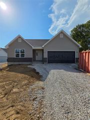 37 millwell, Maryland Heights, MO 63043
