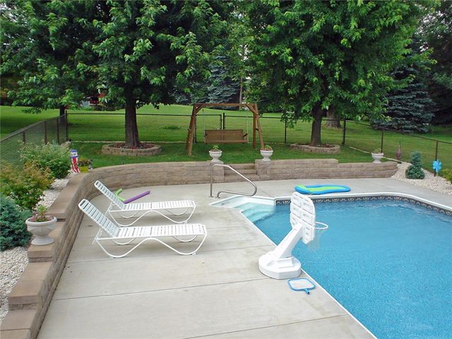 112 CIRCLE DRIVE, Irwin, PA 15642