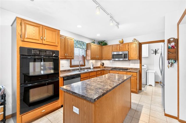 112 CIRCLE DRIVE, Irwin, PA 15642