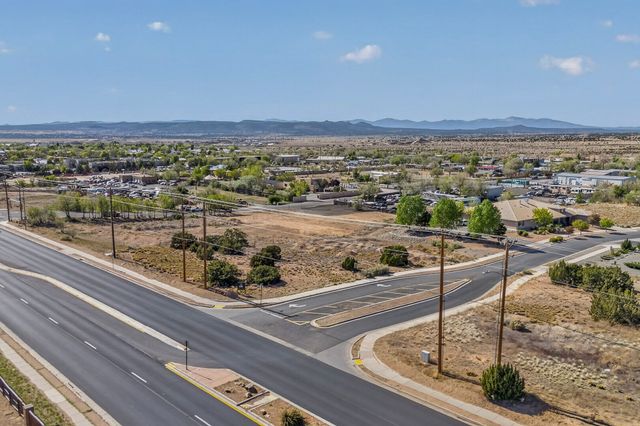 6753 Airport Road, Santa Fe, NM 87507