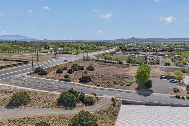 6753 Airport Road, Santa Fe, NM 87507