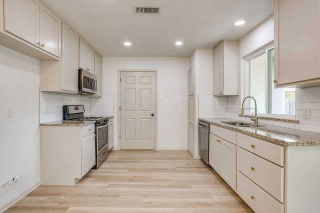 7017 Betsy Ross Court, Watauga, TX 76148