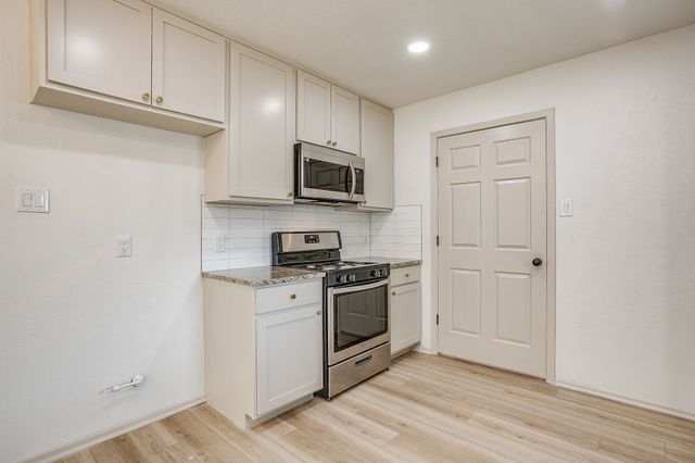 7017 Betsy Ross Court, Watauga, TX 76148