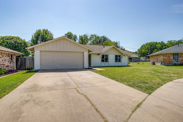 7017 Betsy Ross Court, Watauga, TX 76148