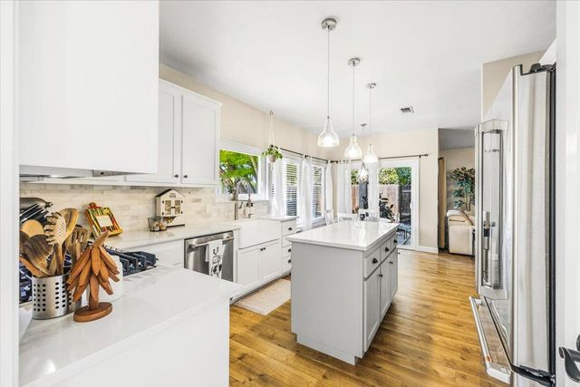 6314 Emerald Dr, Rocklin, CA 95677