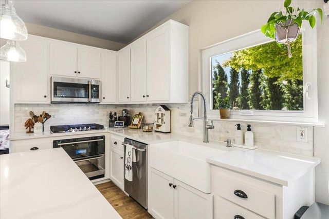 6314 Emerald Dr, Rocklin, CA 95677
