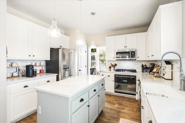 6314 Emerald Dr, Rocklin, CA 95677