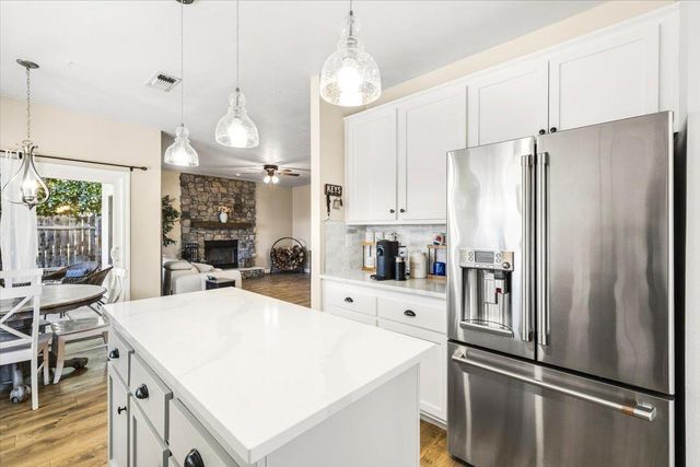 6314 Emerald Dr, Rocklin, CA 95677