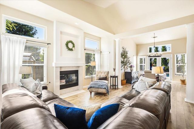 6314 Emerald Dr, Rocklin, CA 95677