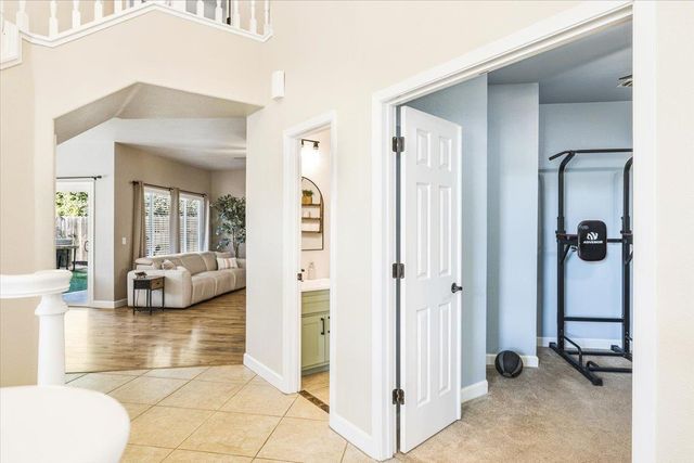6314 Emerald Dr, Rocklin, CA 95677