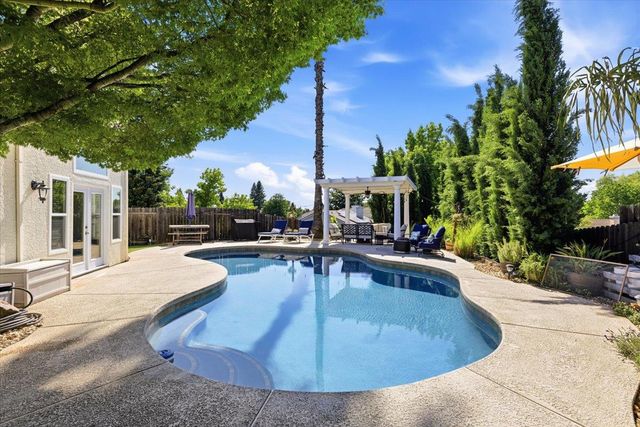 6314 Emerald Dr, Rocklin, CA 95677