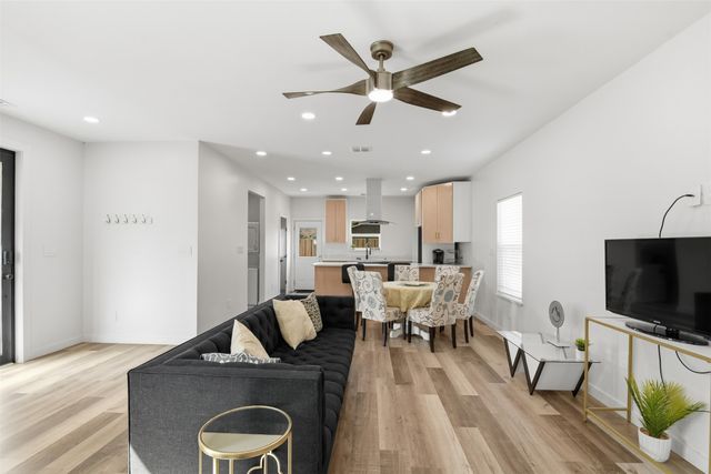 521 York Street, Athens, TX 75751