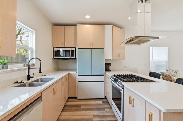 521 York Street, Athens, TX 75751